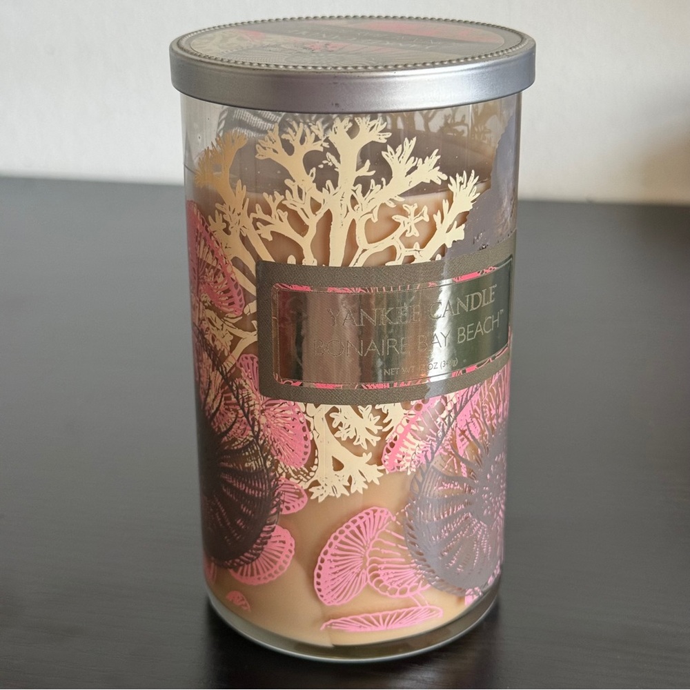 Yankee Candle Coral Reef Decorative Jar Candle in Bonaire bay Beach